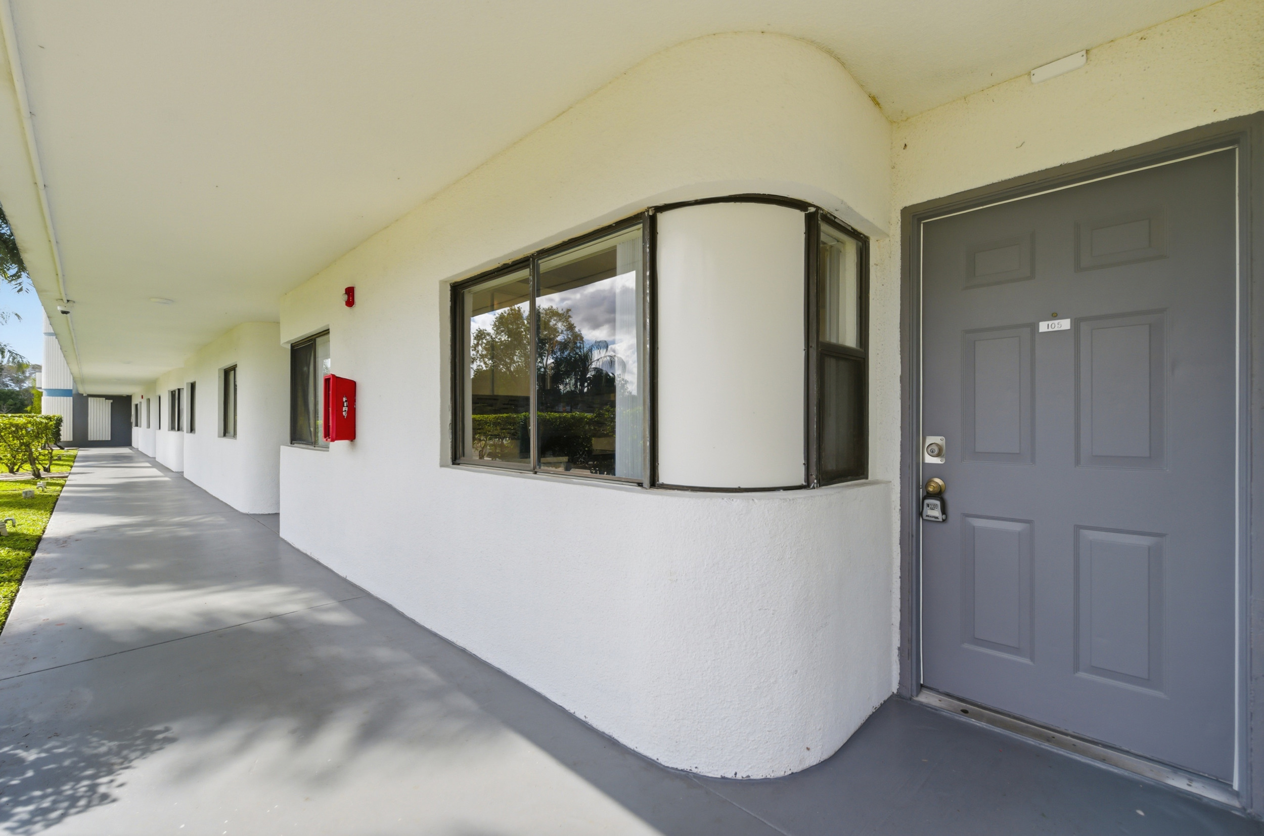 4101 N Hiatus Rd., #105